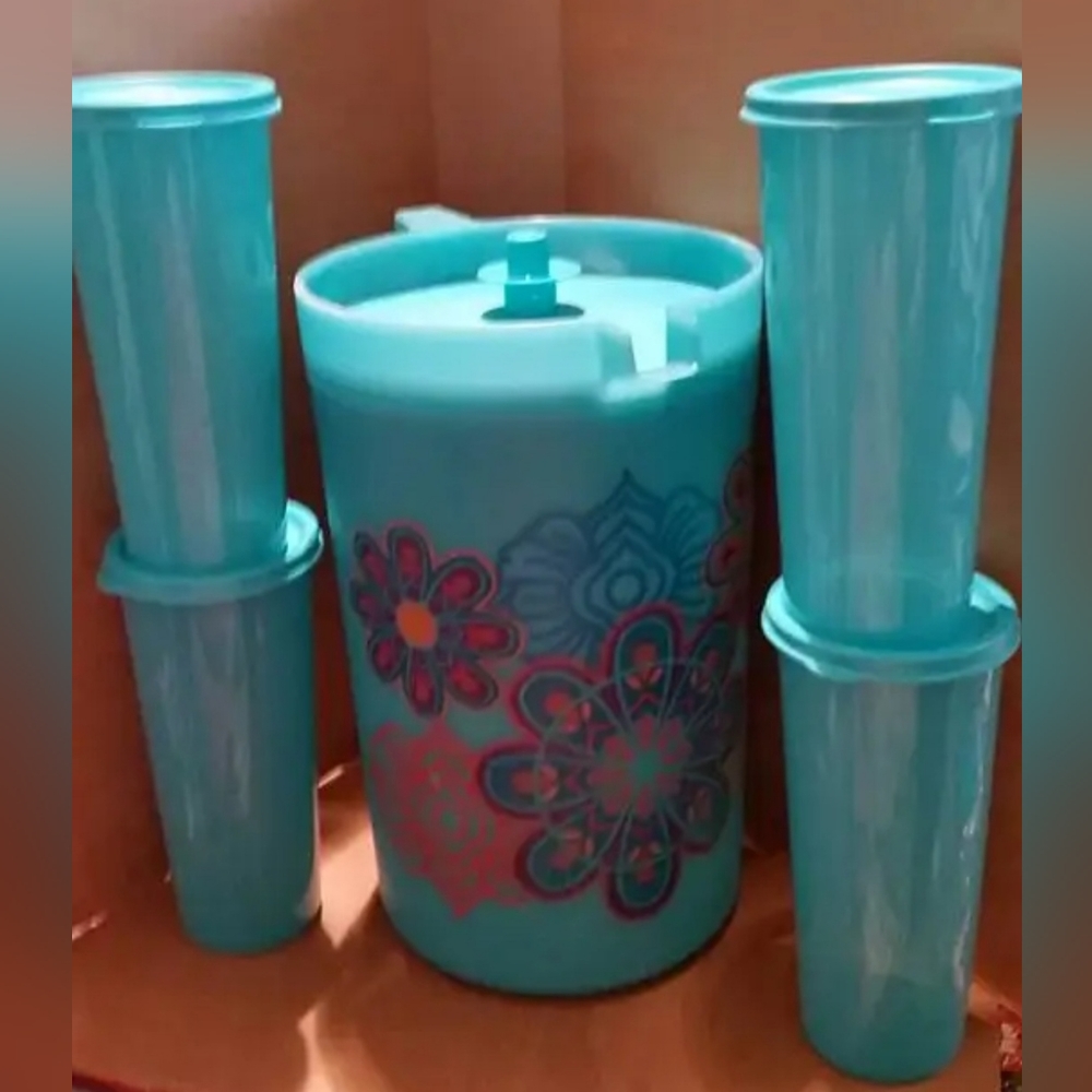 Tupperware Fabulous Floral Picher Set
